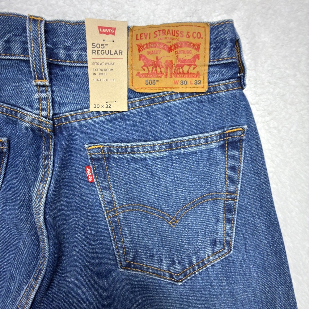 Levis 505 Regular Fit Straight Leg‎ Jeans Mens 30x32 Blue NWT
